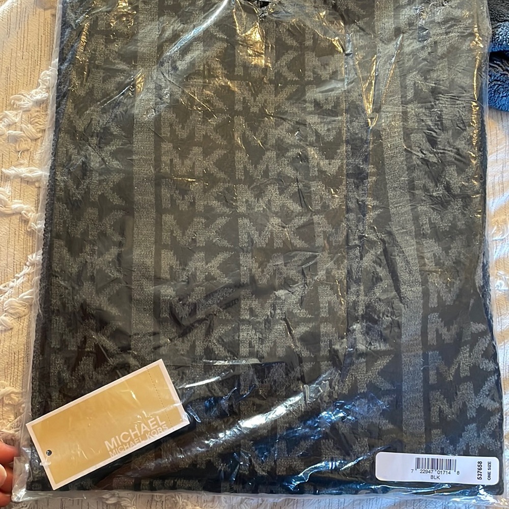 Brand new Michael Kors scarf